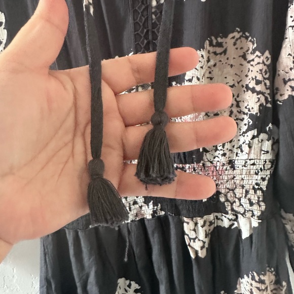 LOVE STITCH  Bohemian Gray Floral Long sleeve Mini Dress Lace Size Small - Picture 4 of 9